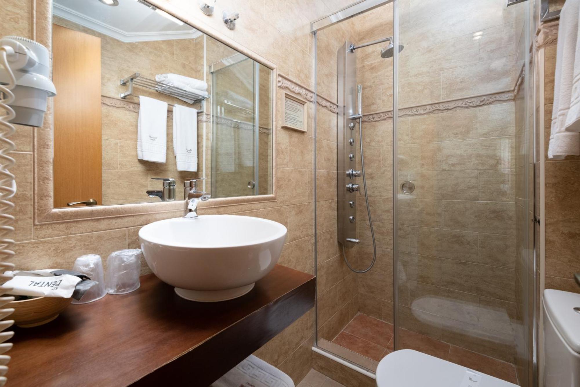 Cimavilla Rooms Gijon Bagian luar foto