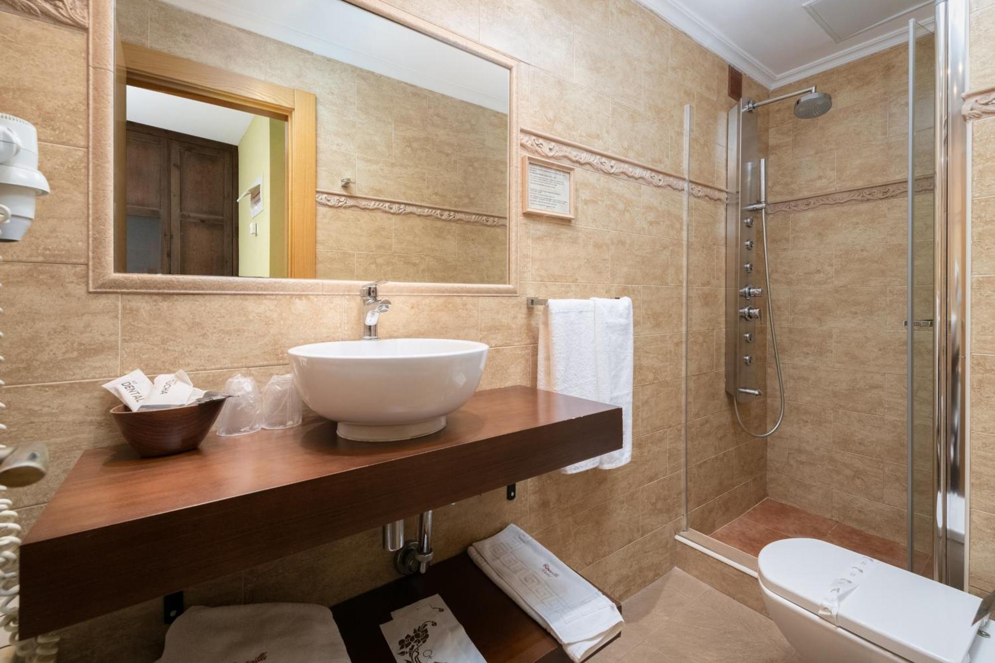 Cimavilla Rooms Gijon Bagian luar foto