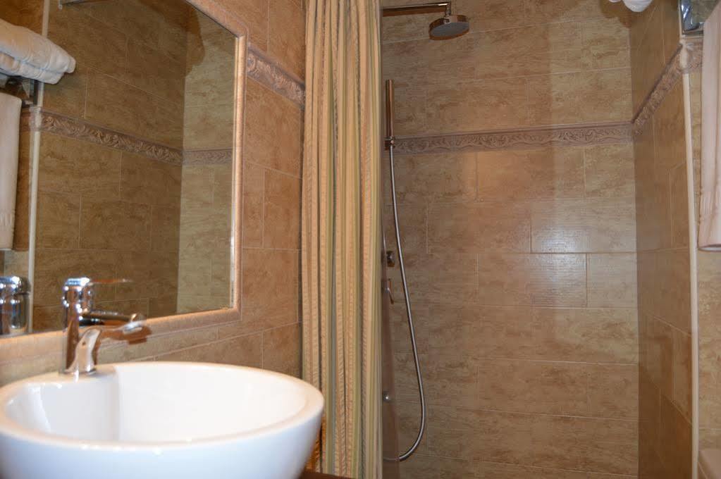 Cimavilla Rooms Gijon Bagian luar foto